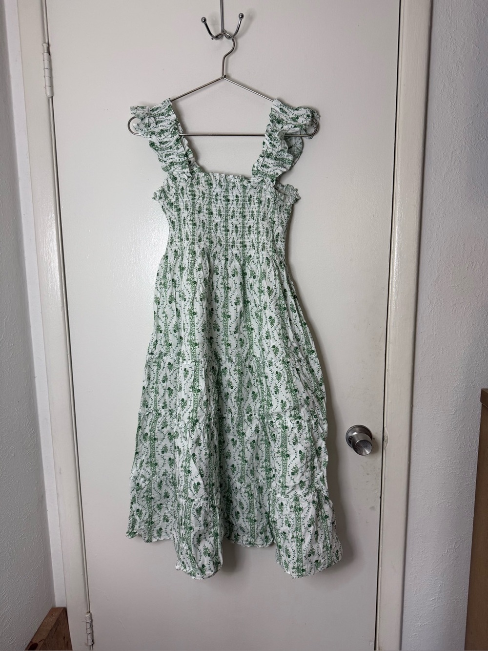 Hill house Ellie, green and white floral, smocked nap dress, midi dress M